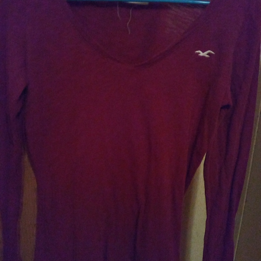 Burgundy Hollister v-neck LS shirt